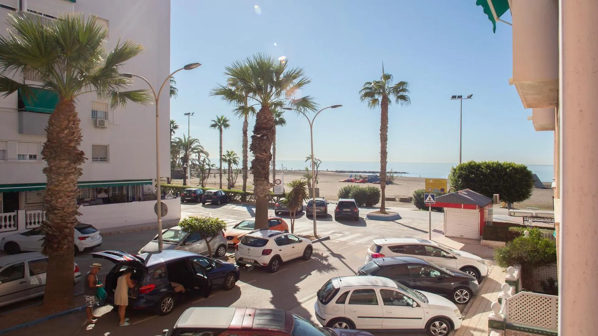 Bajo En Primera Linea - Cala Del Moral, Urbanizacion Calaflores La Cala Del Moral Daire